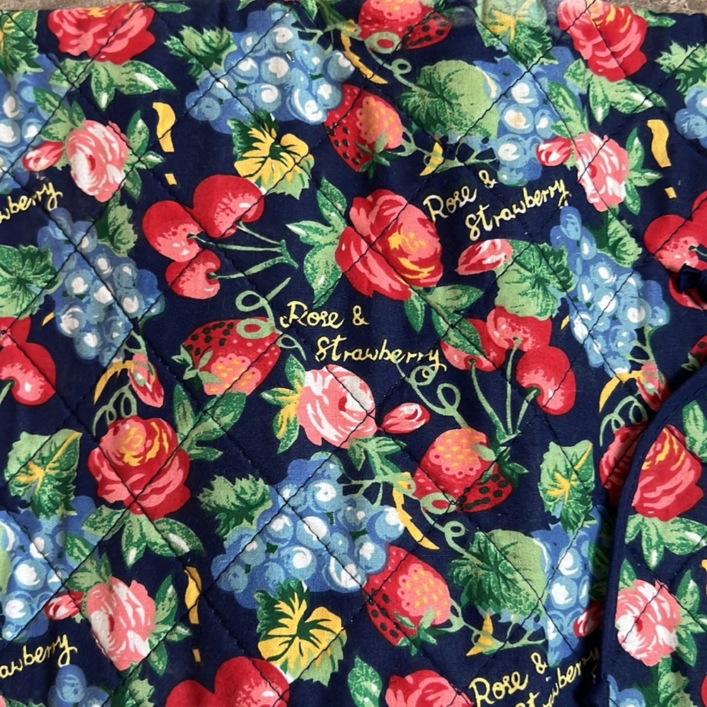 ❤️HOST PICK❤️Totes Rose & Strawberry Design -Toi… - Picture 5 of 6
